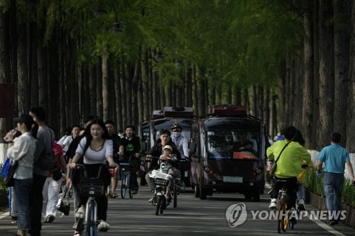 지난 8일 중국 후베이성 우한시의 거리 풍경.  [AP=연합뉴스]